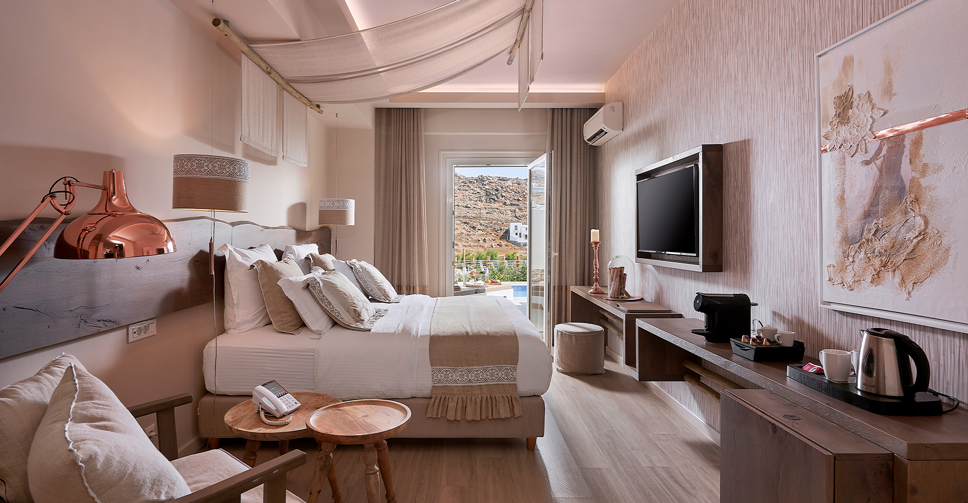 Luxury Hotel Suites With Private Pools